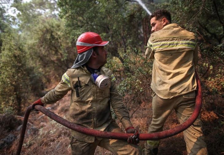 Suben a seis los muertos en los incendios en Turquía tras fallecer dos