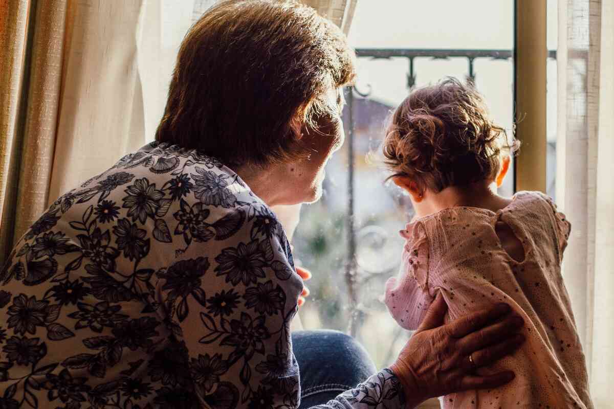 Por qué las abuelas son fundamentales en la crianza de los hijos