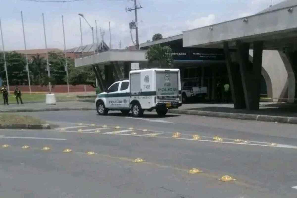 Qu Hab A En El Paquete Abandonado En El Aeropuerto Olaya Herrera