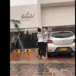 Abrazo de pareja que quebró en Barranquilla