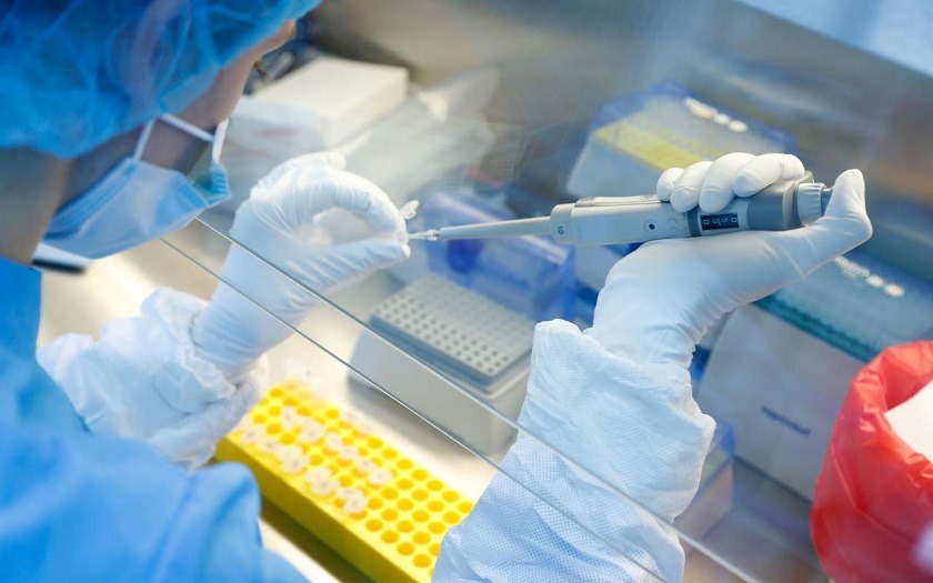 AstraZeneca comienza ensayos clínicos de tratamiento para Covid a base de anticuerpos