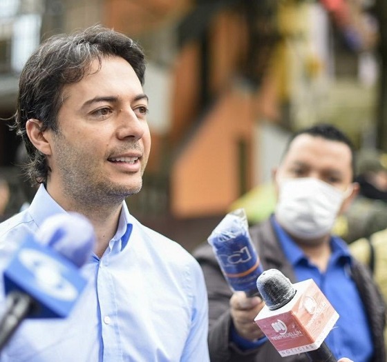 El mejor alcalde de Colombia es Daniel Quintero, según encuesta Invamer