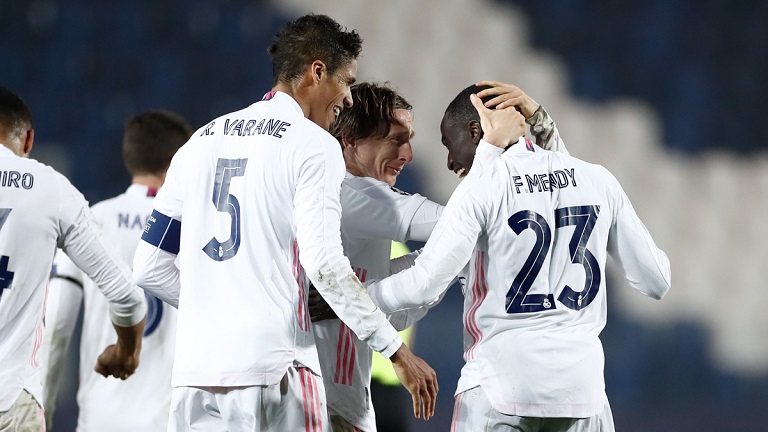 Mendy en los últimos minutos del partido le dio el triunfo al Real Madrid