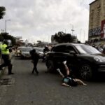 VIDEO: Camioneta arrolla a manifestante del paro en Héroes en Bogotá