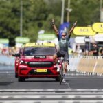 Politt el gregario se corona en Nimes, Pogacar mantiene el amarillo