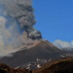 Nueva erupción del Etna, con emisión de cenizas y lava