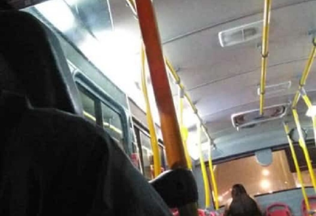 Pareja en situación candente en bus del SITP de Teusaquillo