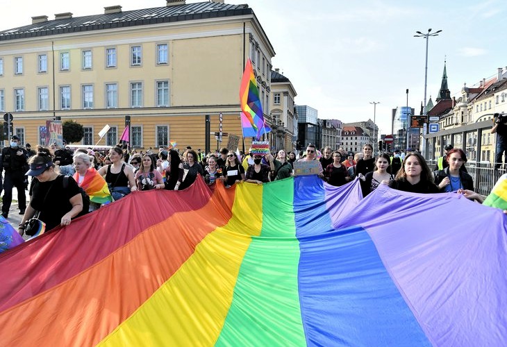 Las apps de citas LGBT, un mundo donde la discriminación es más hiriente