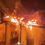 Un incendio destroza el Puente de Hierro