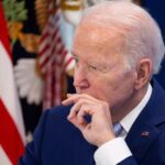 Biden le pide al Supremo revisar el fallo que mantuvo en vigor Quedate en México