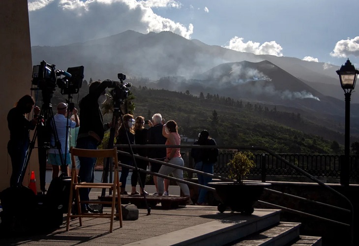 Mejor cantar nanas que entonar aleluyas .... la tensa calma por el volcán