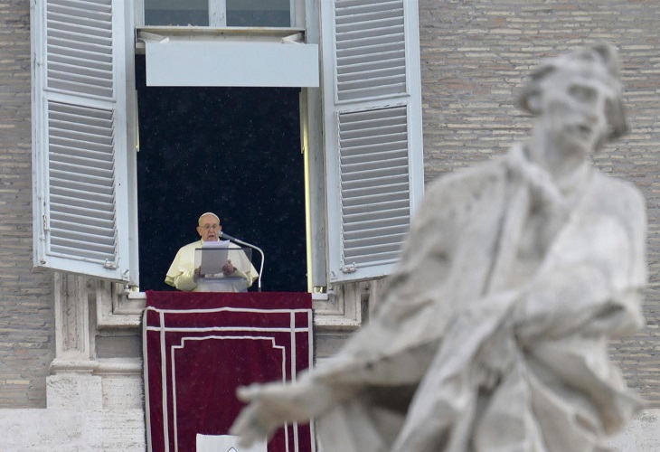 El papa dice que lo que más extraña es callejear como hacía en Buenos Aires