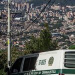 Jhon Jairo Sogamoso fue acusado de ladrón y linchado en la Comuna 13--Encuentran el cadáver de una mujer embolsado en un abismo de la comuna 13 de Medellín
