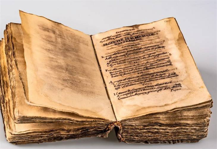 Italia recupera un manuscrito de Las profecías de Nostradamus