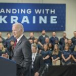 Joe Biden firma una ley para acelerar el envío de armas a Ucrania