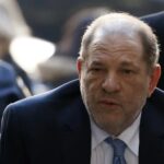 Harvey Weinstein afronta dos cargos por abusos a una mujer en Londres