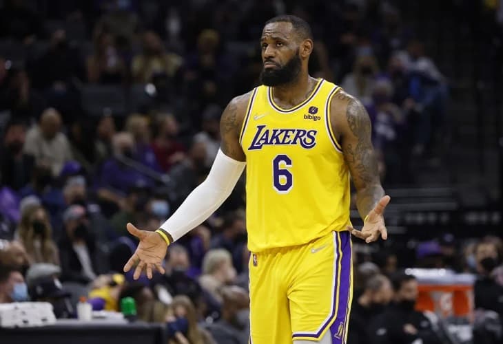 Tarjeta de colección de LeBron James opta al récord de venta en una subasta