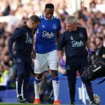 Médico inglés afirma que Yerry Mina debería irse de la Premier League