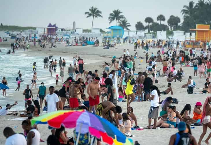 Miami Beach veta el cigarrillo en playas y parques desde el 1 de enero de 2023