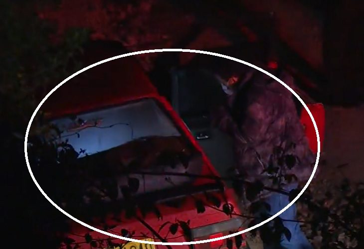 En un carro viejo de color rojo encontraron el cadáver de una mujer, en Bogotá