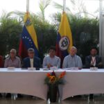 Colombia y el ELN, cuatro pasos más cerca de la paz tras diálogos en Caracas