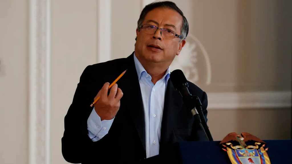 Petro pide una reunión urgente de la OEA ante intento de «golpe» en Brasil