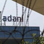 Adani pierde el puesto como el más rico de Asia tras una operación bursátil