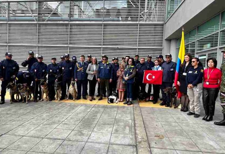 Colombia envía equipos médicos para ayudar a las víctimas del terremoto en  Turquía - SomosFan.com