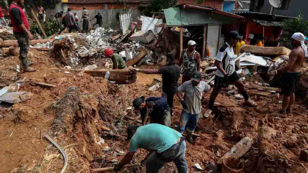 Llega a 59 el número de muertos por las lluvias en Sao Paulo