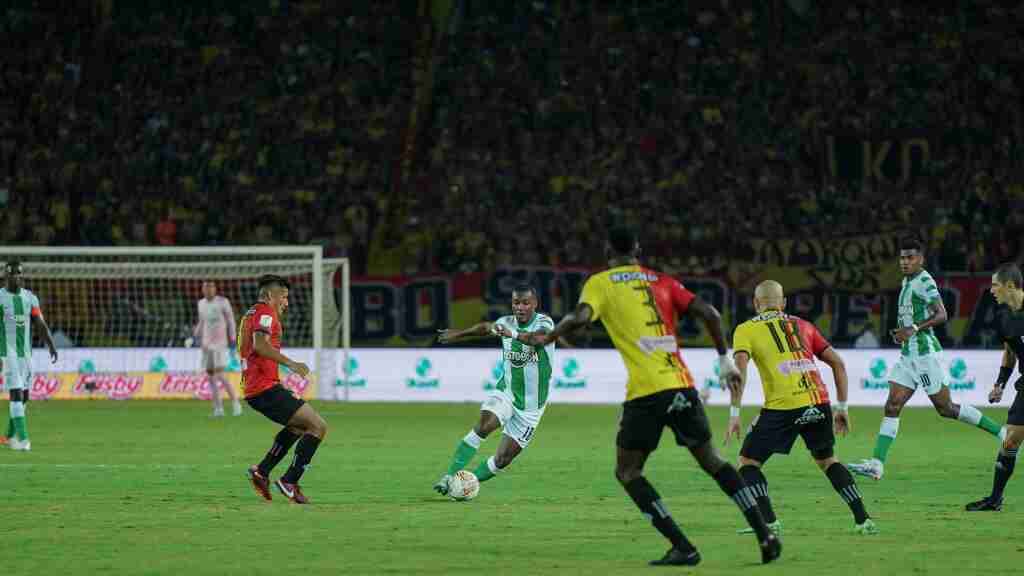 Nacional busca su tercera Superliga ante un Pereira que quiere más gloria