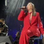 Ana Gabriel hablando de política en concierto en los ángeles, estados unidos