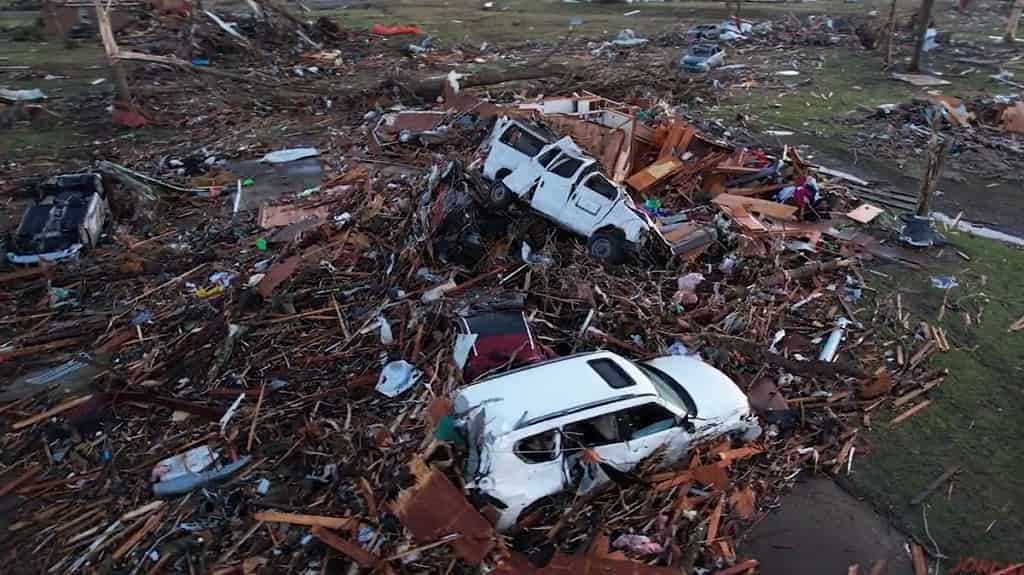 Tornado mortal deja 23 fallecidos y graves daños en Mississippi