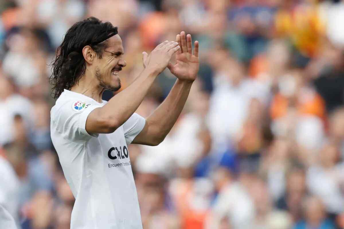 Cavani - Hay que seguir con la mente fría y los dientes apretados