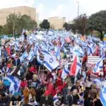 Más de 100.000 israelíes protestan frente a la Knéset contra la reforma judicial