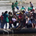 Migrantes varados en Chiapas enfrentan restricciones tras el fin del Título 42