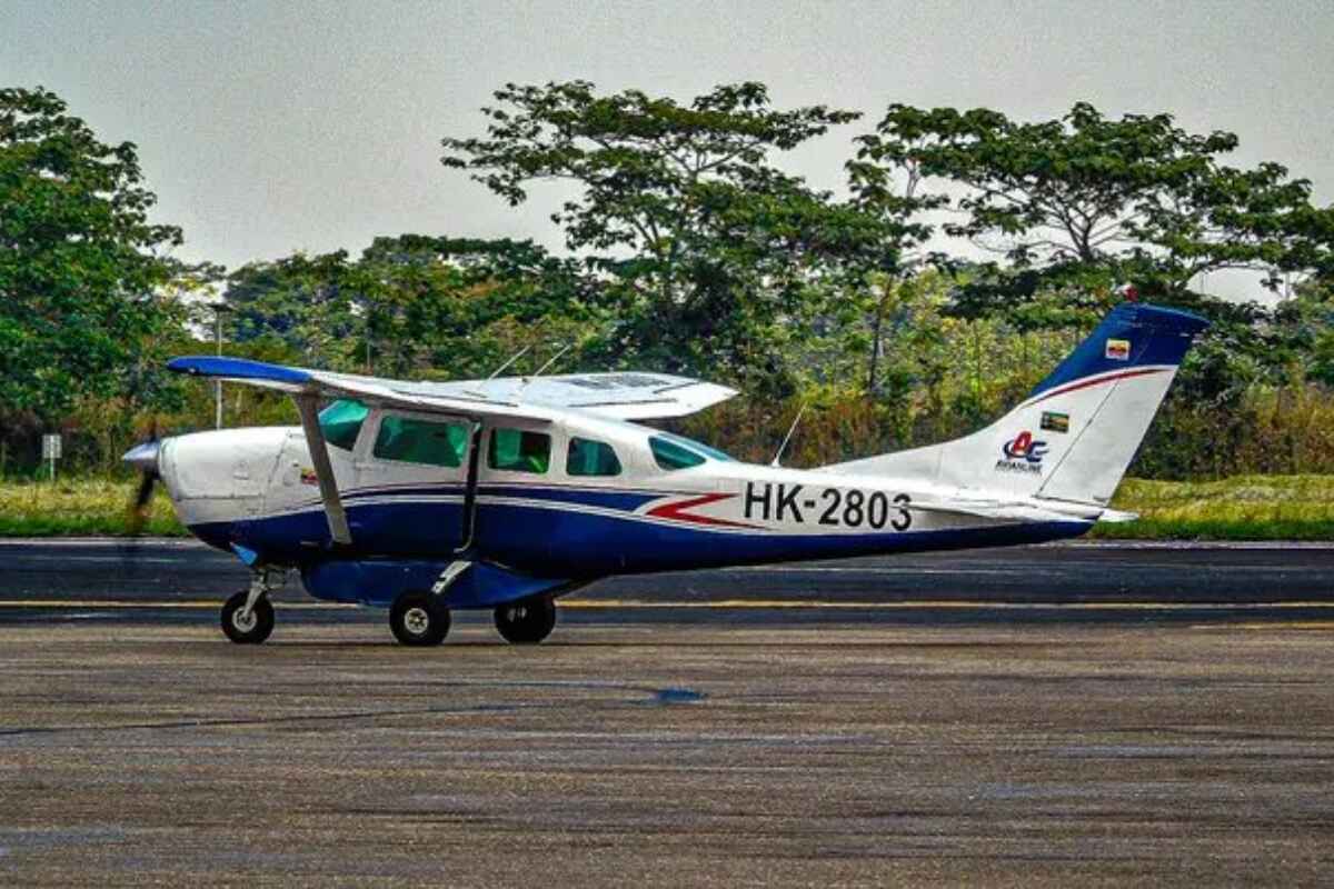 Sigue búsqueda de avioneta que reportó daños en motor y desapareció en el Guaviare ----Desaparece avión con siete personas tras aterrizar de emergencia en el Guaviare