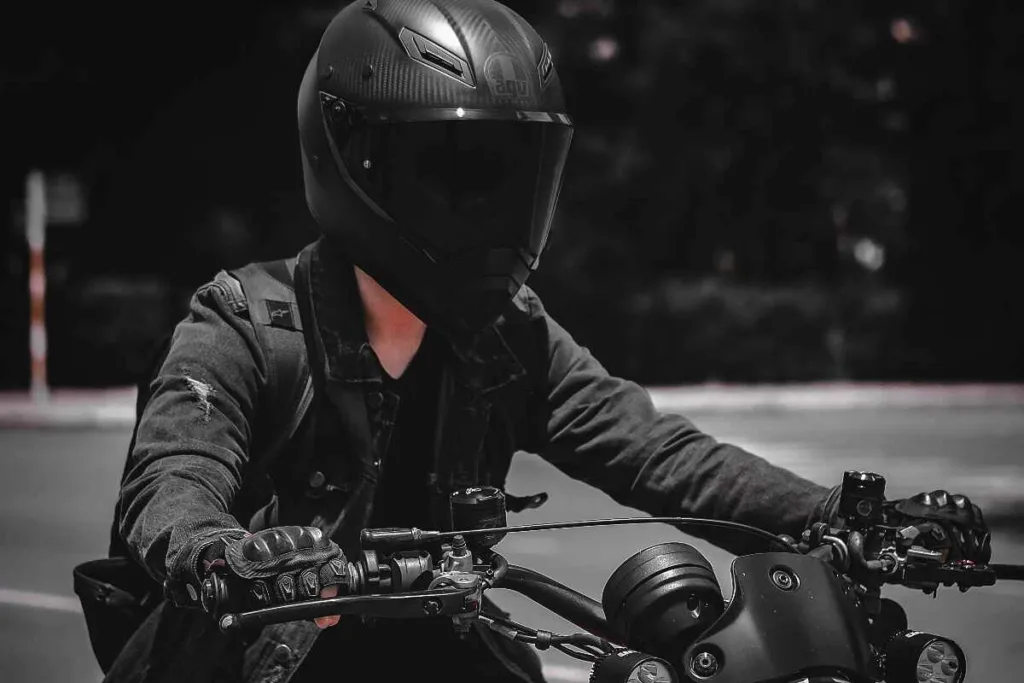 control- Aquí Los Consejos Más Efectivos para Maniobras Lentas en tu Motocicleta