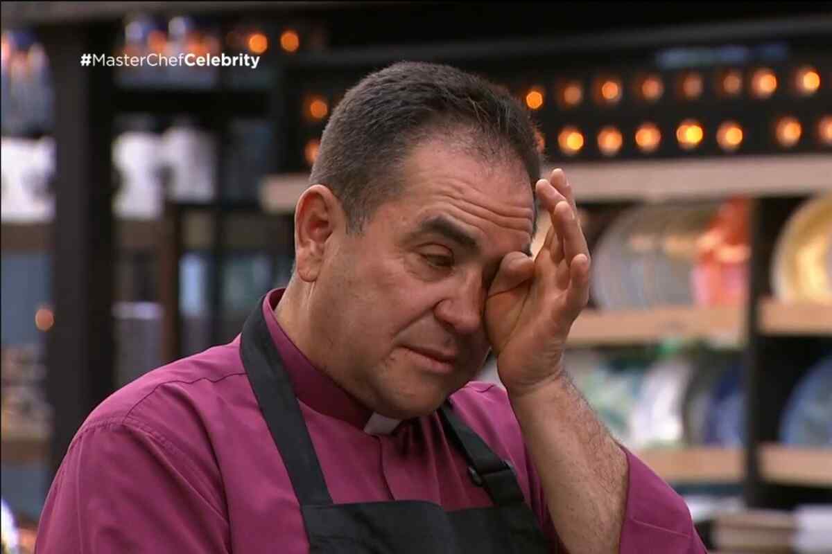 El padre Walter no pudo con el bife de lomo y se fue de MasterChef Celebrity