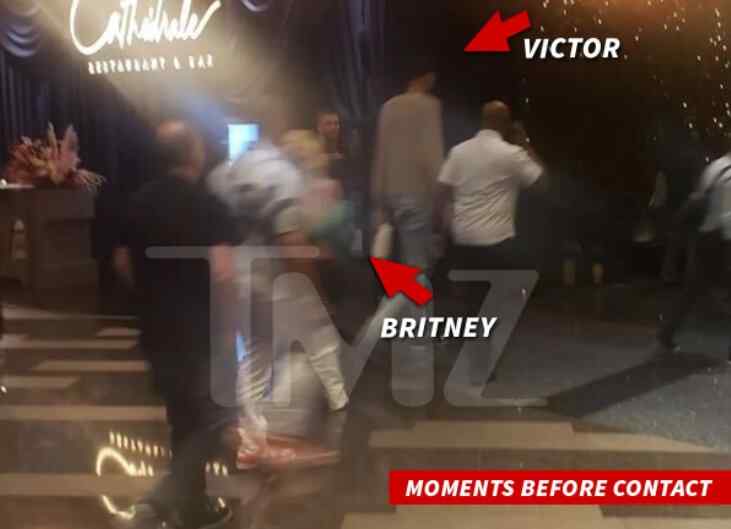 Guardaespaldas cachetea a Britney Spears luego de pedir foto con un jugador de los Spurs