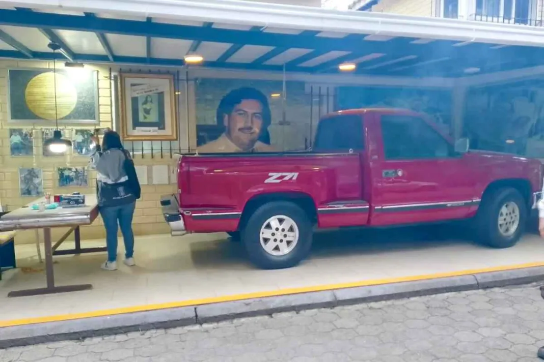 Multan Y Demuelen La Casa Museo De Pablo Escobar En Medellín 2747