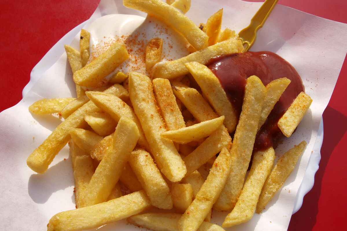 Secretos para conseguir papas fritas doradas y crocantes en casa