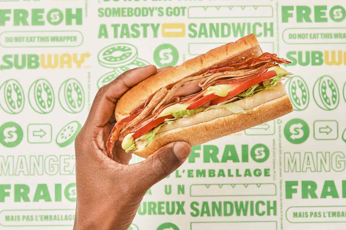 Cambia tu nombre a Subway y come gratis de por vida: la insólita promoción de la cadena de sándwiches