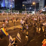 Multitudinarias protestas en Israel contra la reforma judicial pese a ataque en Tel Aviv