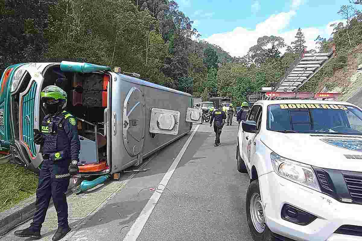 Accidente Mortal En El Kilómetro 30 Un Bus Que Iba A Villeta Se Salió