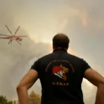 El humo impide operar a los medios aéreos en el megaincendio de la región griega de Evros
