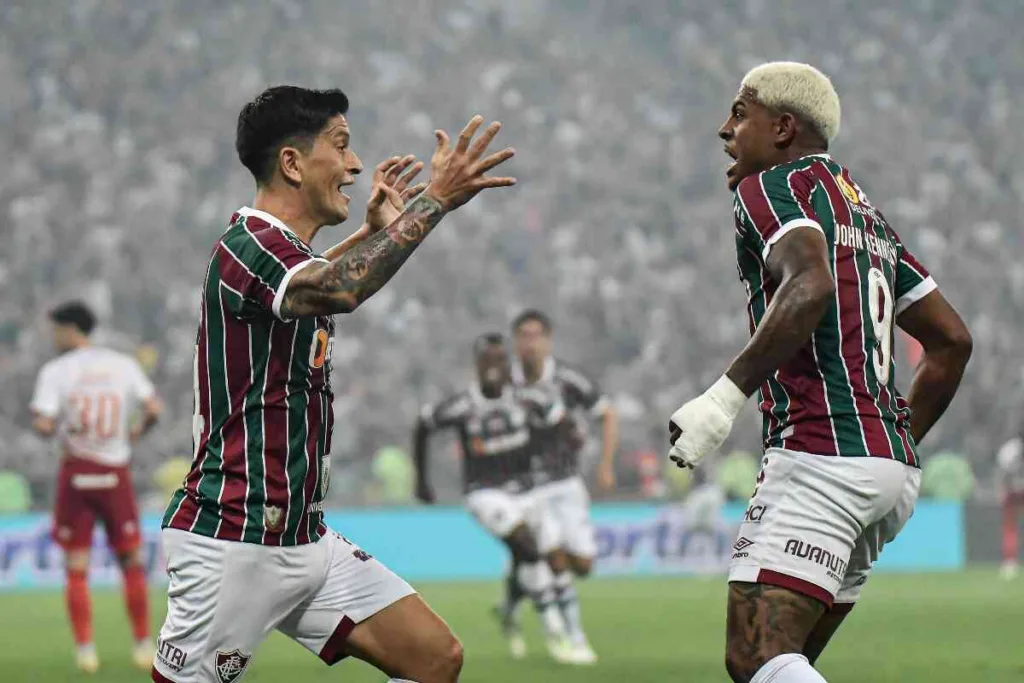 Fluminense e Inter empatan 2-2 con protagonismo de Cano en la semifinal brasileña de la Libertadores