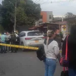 Medellín: hombre aparece muerto y amputado en camioneta frente a Medicina Legal