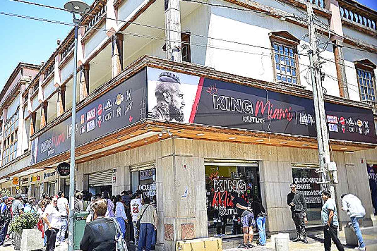 La delincuencia ahuyenta a Arturo Vidal: su tienda deportiva en Coquimbo sufre constantes ataques