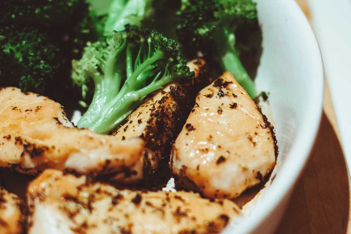 preparar Pollo, el ingrediente estrella: cinco recetas fáciles para disfrutar de su sabor y versatilidad--los mejores alimentos para la producción natural de colágeno