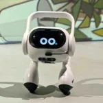 Robots con IA, televisiones transparentes o gafas para oír mejor, novedades de CES 2024